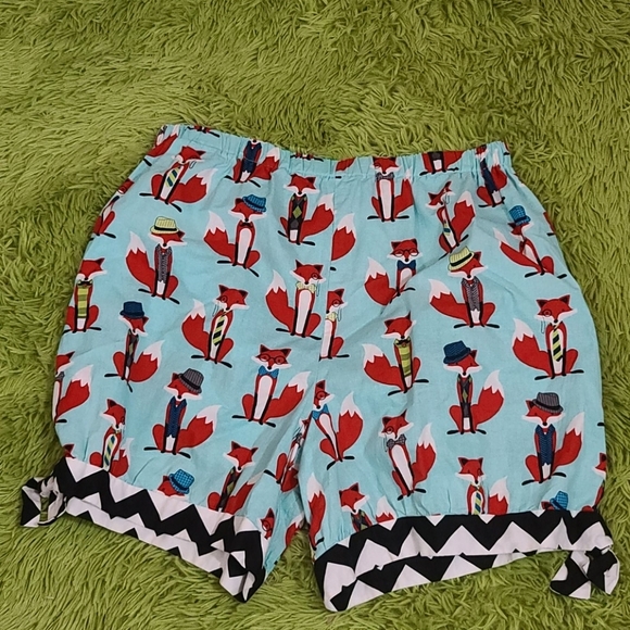 Handmade Fox Shorts and Sleeveless Top - Picture 2 of 5
